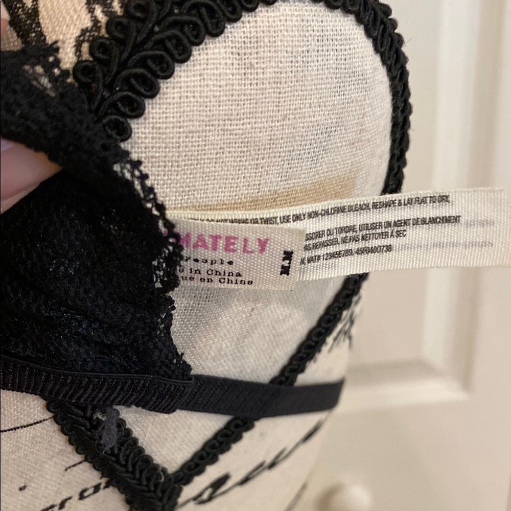 Free People NWOT Elegant Black Lace T-Back Halter Bra Size Medium - Picture 8 of 9